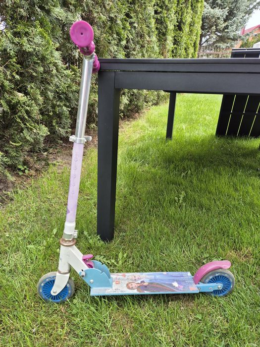 Sprzedam hulajnogę z Elzą