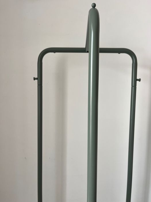 cabide ikea em metal