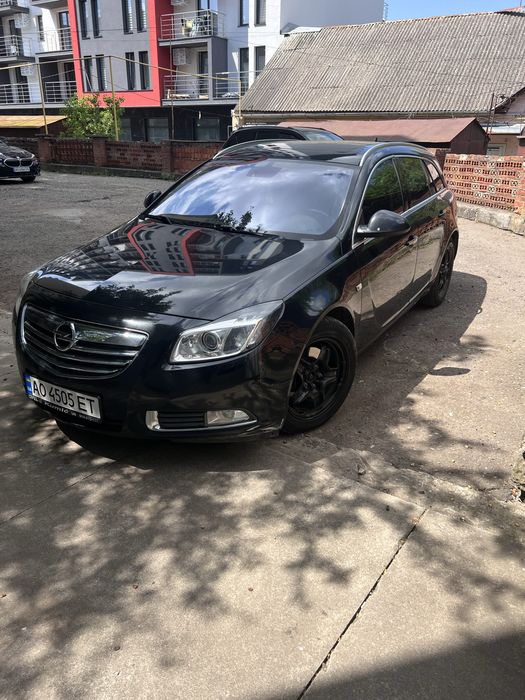 Opel Insignia 2011 року