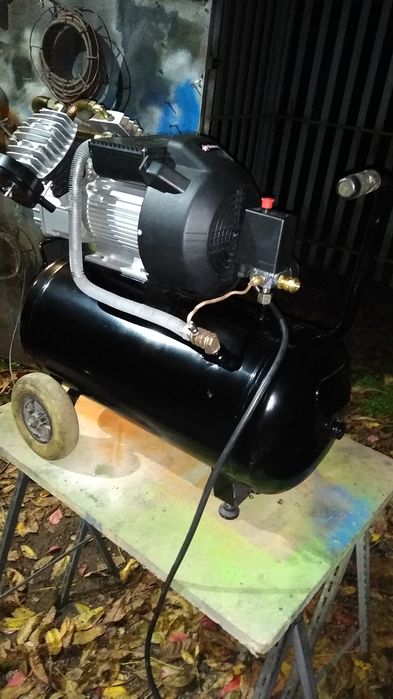 Kompresor 50l 2 tłoki 8 bar