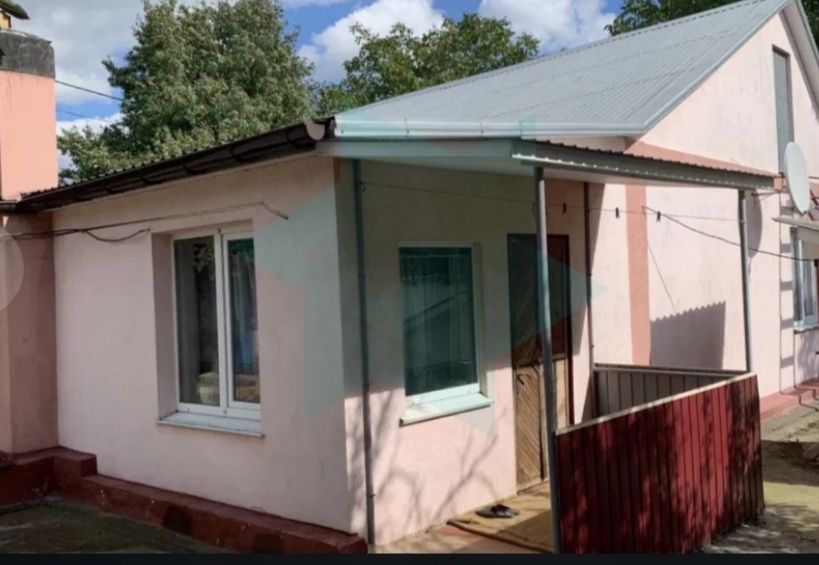 Продаж будинку в Краснопіллі з гаражем.