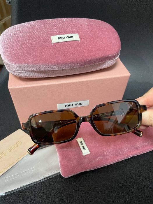 Оукляри міу міу Miu Miu