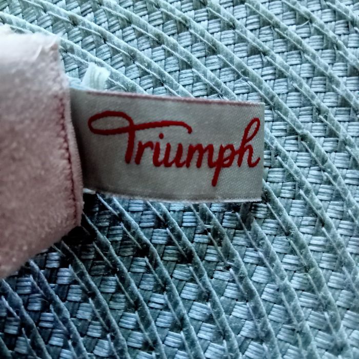 Biustonosz komfortowy Triumph 80B