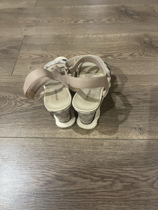 Босоніжки на платформі ANTONIO BIAGGI