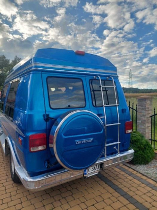 samochód chevrolet G20