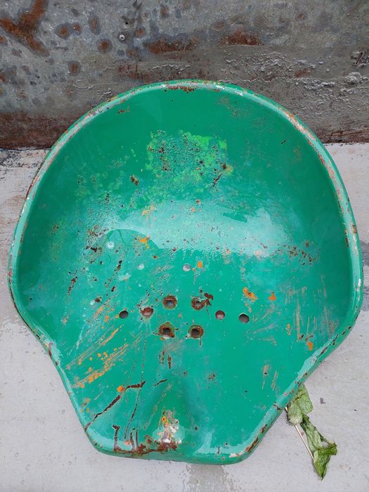 Siedzenie zabytkowe z prl