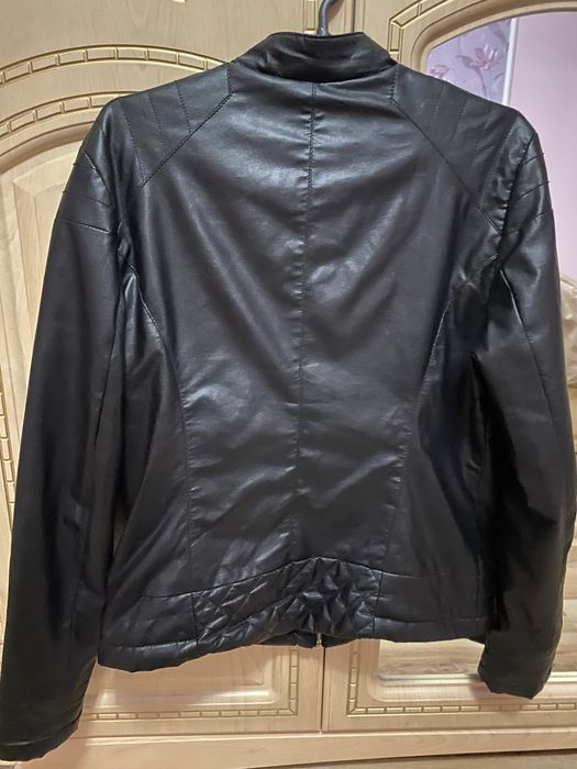 Шкіряна курточка
