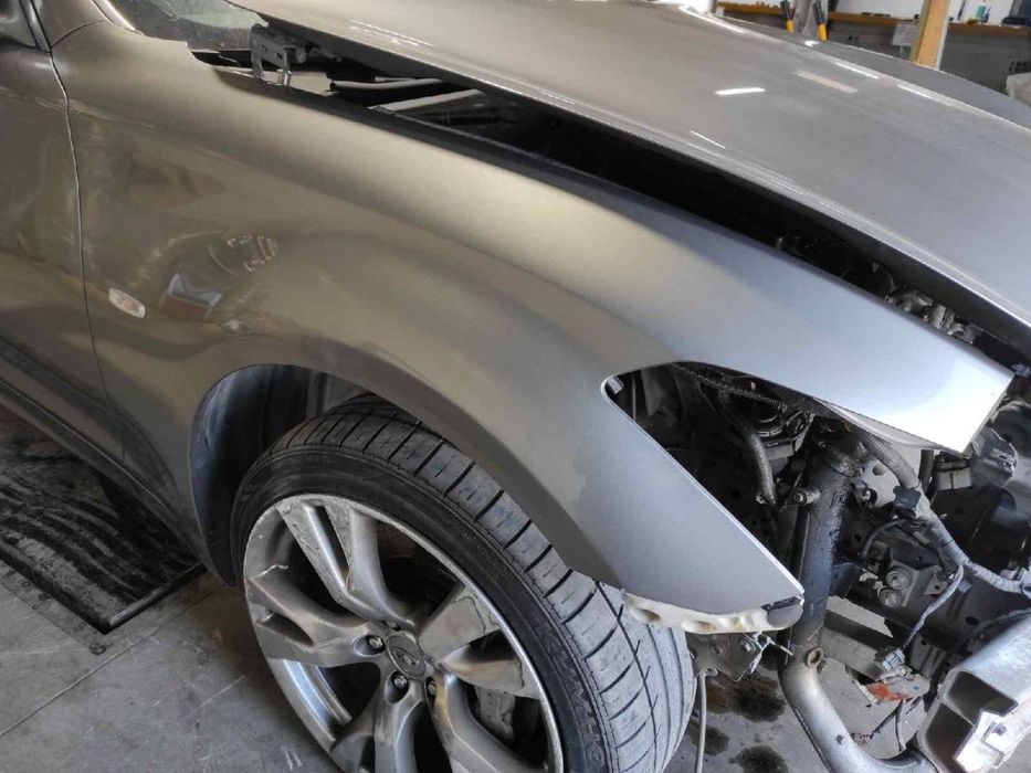GUARDA-LAMAS FRENTE DIREITO INFINITI M SEDÁN M30D S PREMIUM