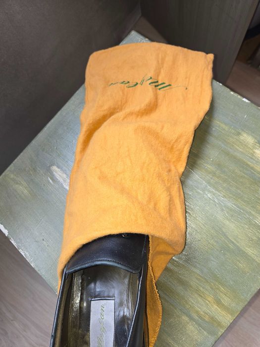 Sapatos de homem pretos