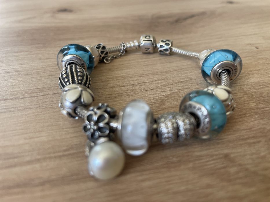 Bransoletka Pandora z 11 charms