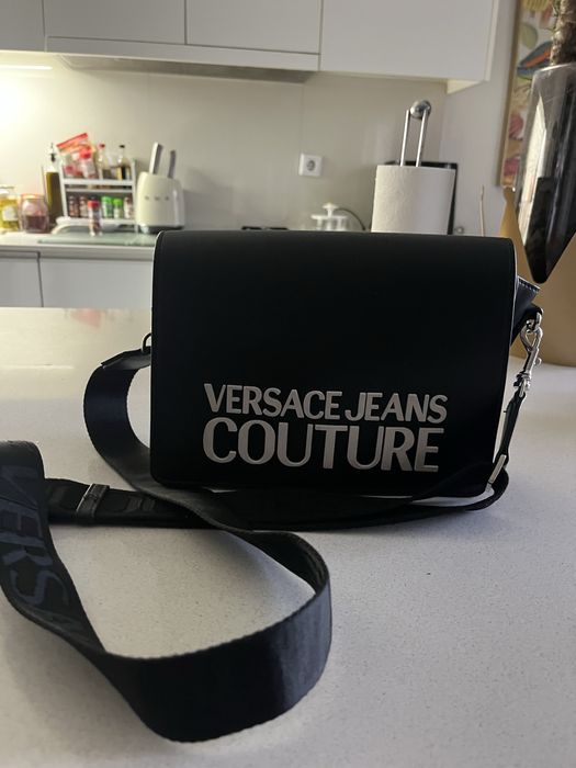 Mala preta quase nova Versace