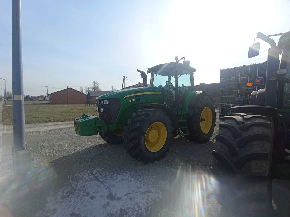 Ciągnik rolniczy John Deere 7930