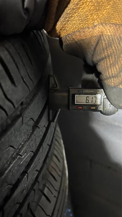 Комплект літньої гуми 215/55/17 Continental