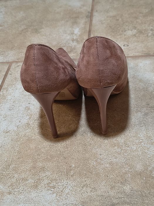 Sprzedam buty na obcasie
