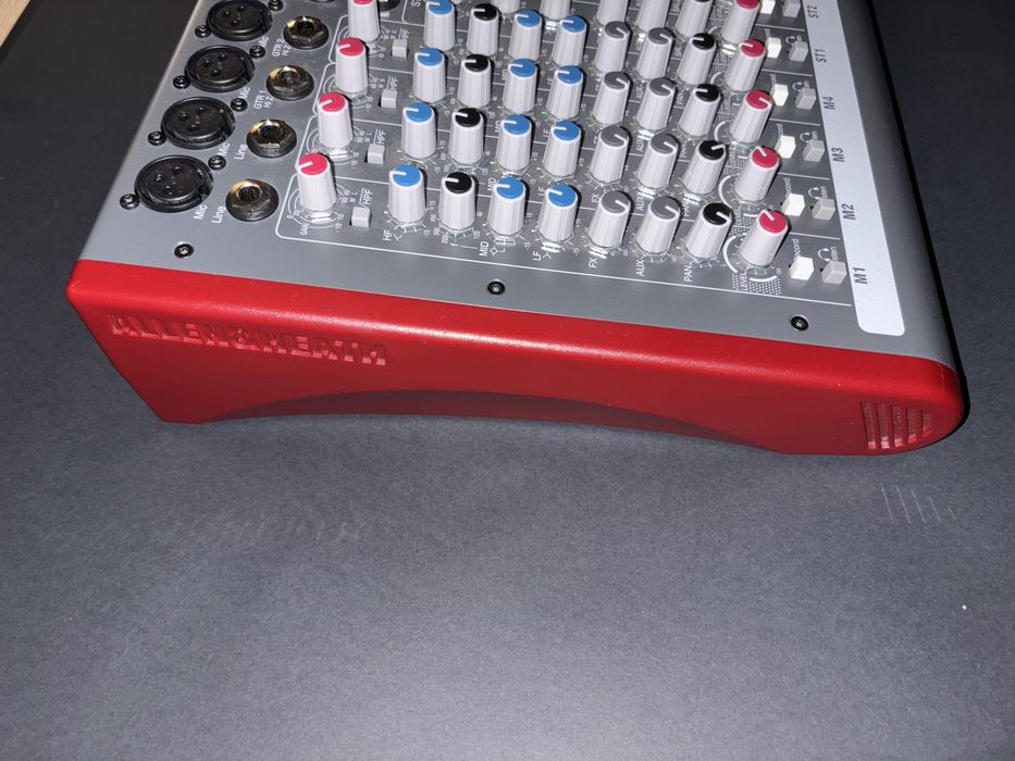 Mesa de mistura Allen & Heath ZED - 10