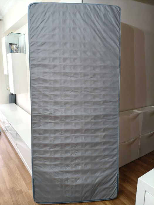Colchões solteiro IKEA — como novos (VESTMARKA + VADSÖ)