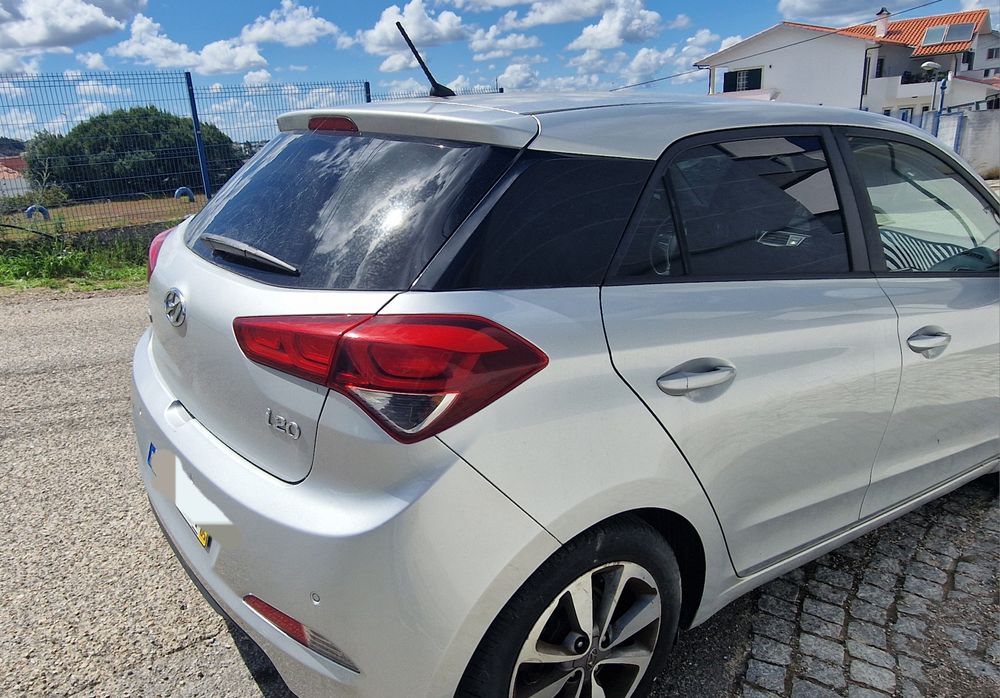 Hyundai i20 1.1 crdi 105 mil km