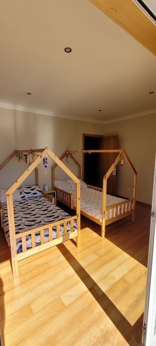 Vendo 2 camas montessori (criança)90x190