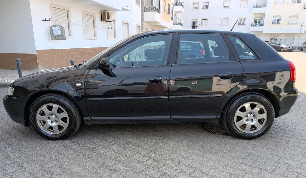 Audi A3 1.6i Atraction 102 CV 02