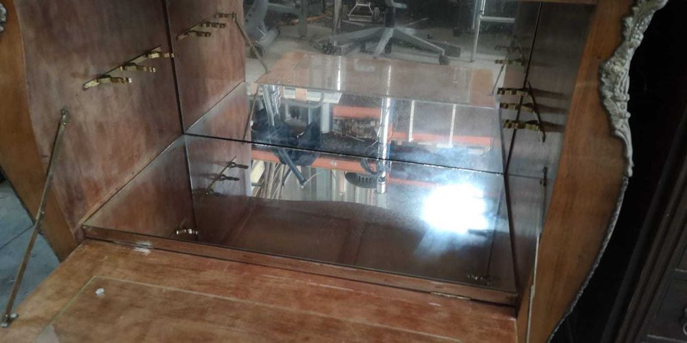 Movel Bar/garrafeira em madeira antigo