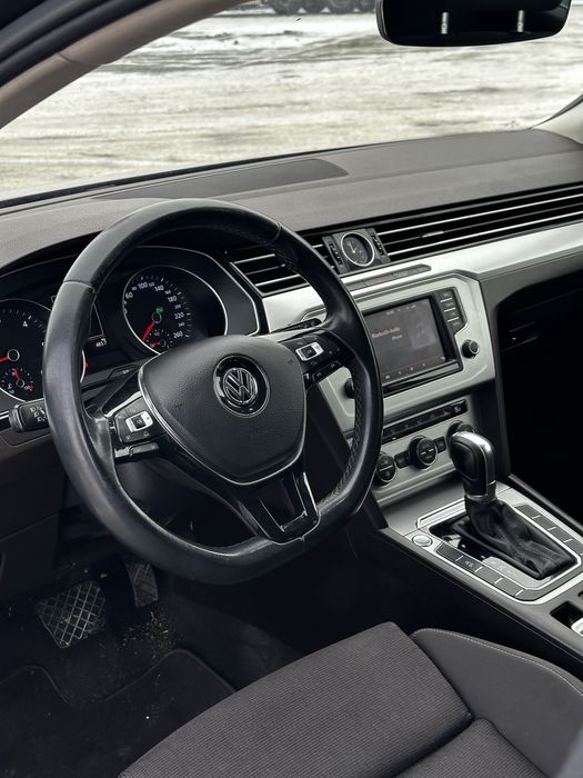 Пасат б8 2.0 дизель Автомат