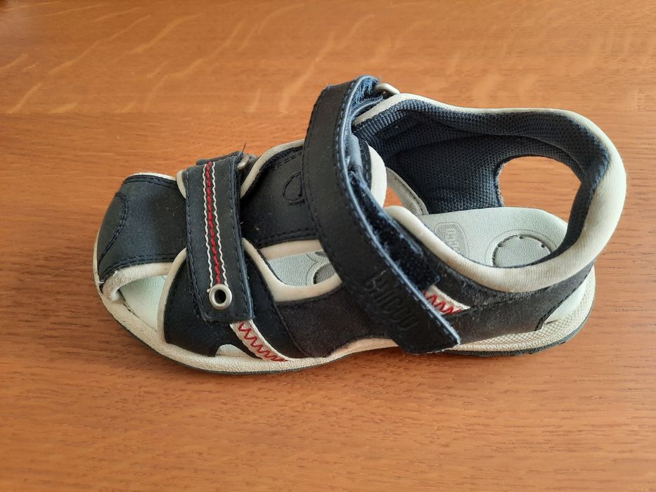 Sandálias Chicco em pele, tamanho 27