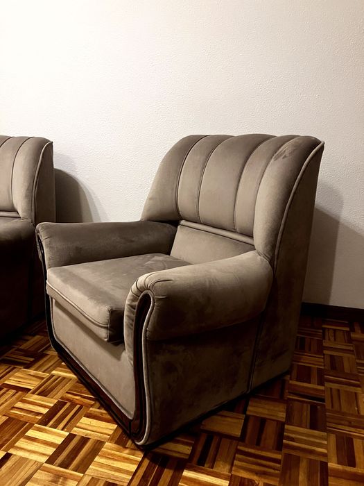 Sofá de 3 lugares + poltrona — Estofados há 2 anos, como novos