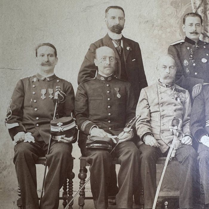 Zdjęcie oficerów wojskowych XIX-XX wiek