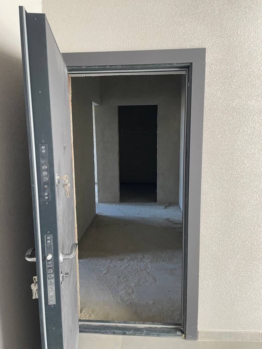 Продам квартиру з мансардою (90 м2) по 700$/м2