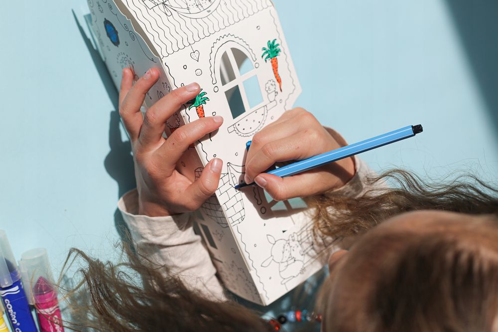 Domek 3D z kartonu wiejski 32 cm Monumi Marchewkowe Pole króliczki 3+