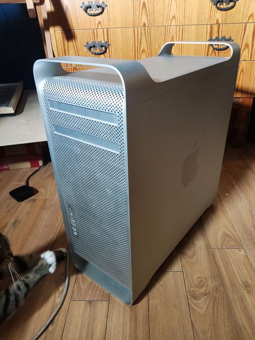 Apple Mac Pro 3.1 32GB; 2xQuad-Core Xeon=8rdzeni 2.8GHz GTX680
