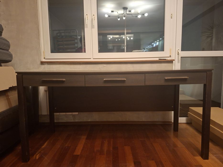 Duże biurko ciemne drewno