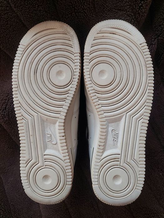 Кросовки nike force оригінал 

Розмір по бірці:
Us 8 UK 7 EURO 41 26с