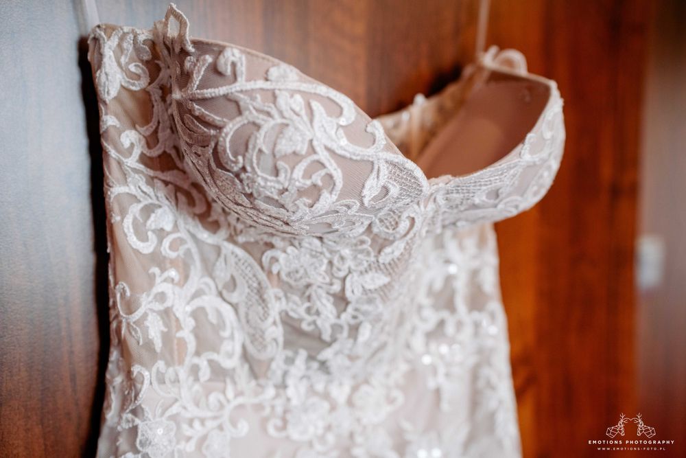 Sprzedam śliczną suknię ślubną w stylu rybka r. XS/S