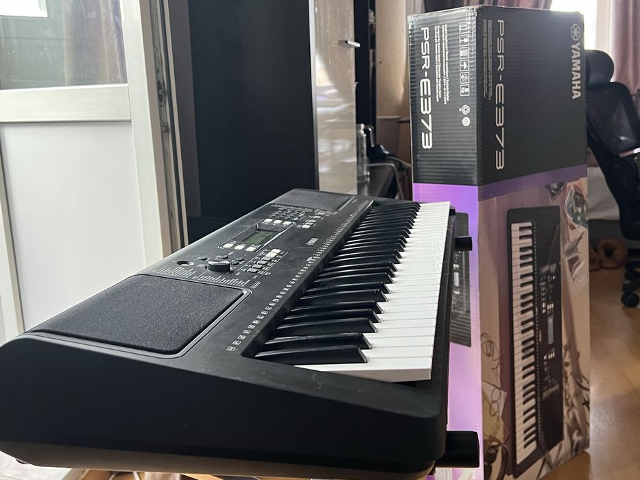 Синтезатор Yamaha PSR-E373