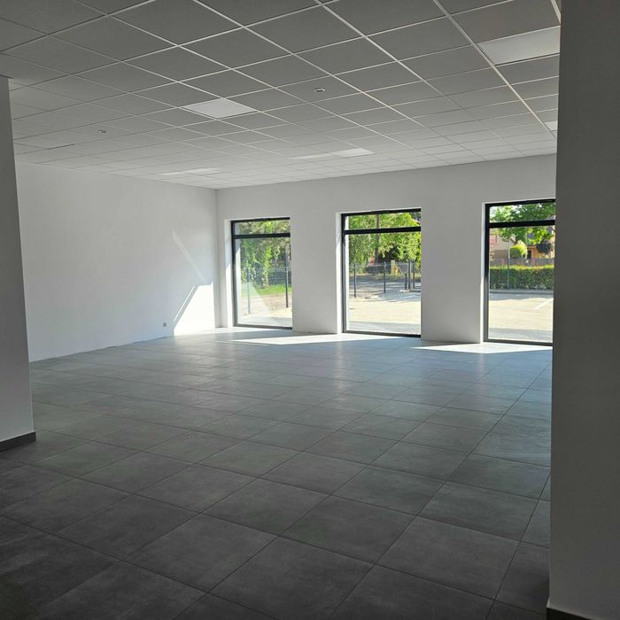 Lokal użytkowy do wynajęcia 145 m²