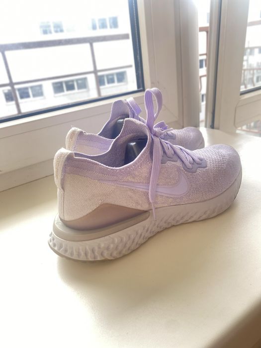 Кросівки жіночі Nike 39
