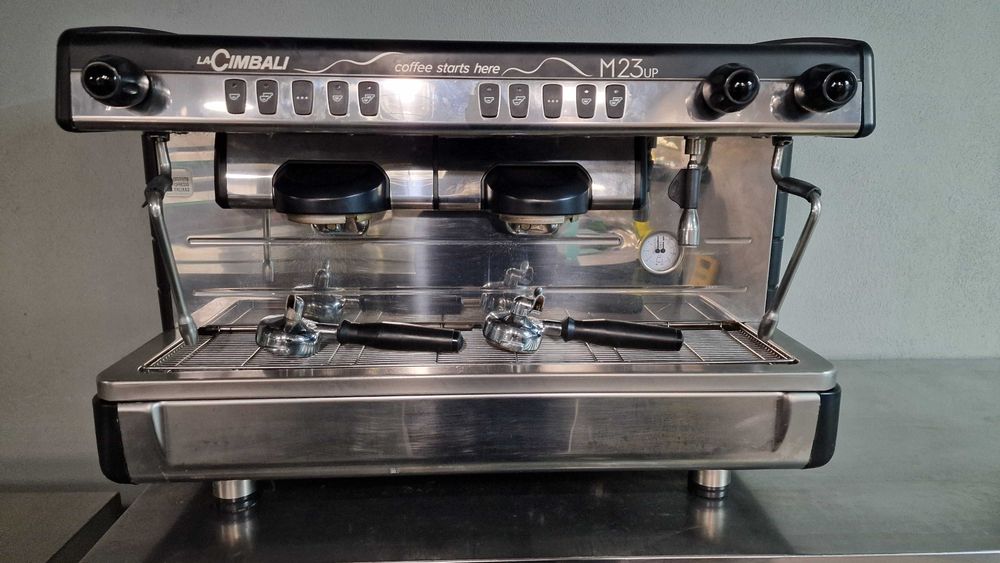 Oportunidade: Equipamentos e mobiliário para café