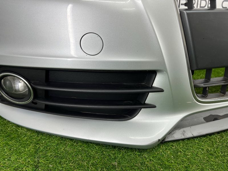 Бампер передний AUDI A4 B8 2.0 CAEB 2012