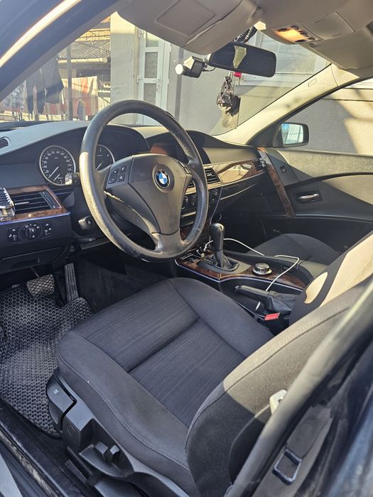 Продам BMW e61 2.0d автомат
