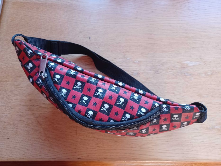nerka czerwona torebka na pieniądze mała