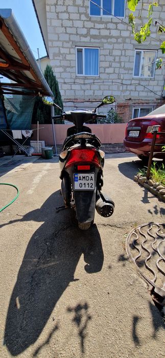 Продам скутер ямаху срочно без торгу