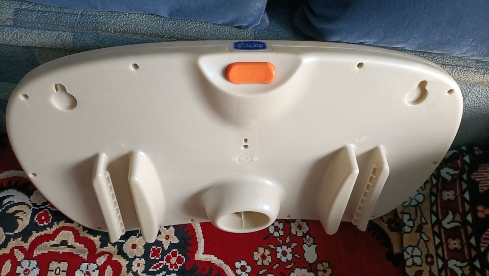 Продам  столик для стульчика Chicco Polly.