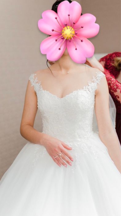 Весільна  сукня зі  знімним  шлейфом