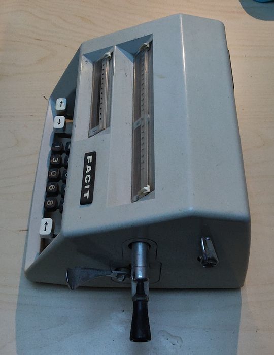 Calculadora mecânica Facit antiga