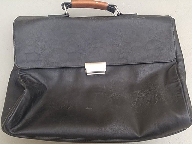 Pasta em Couro preta