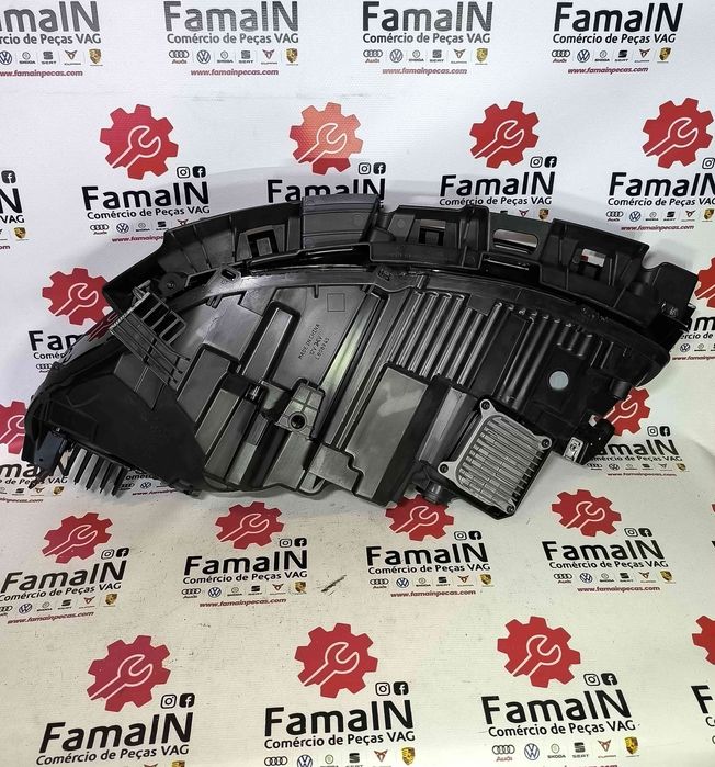 Ótica / Farol Direito TESLA MODEL 3