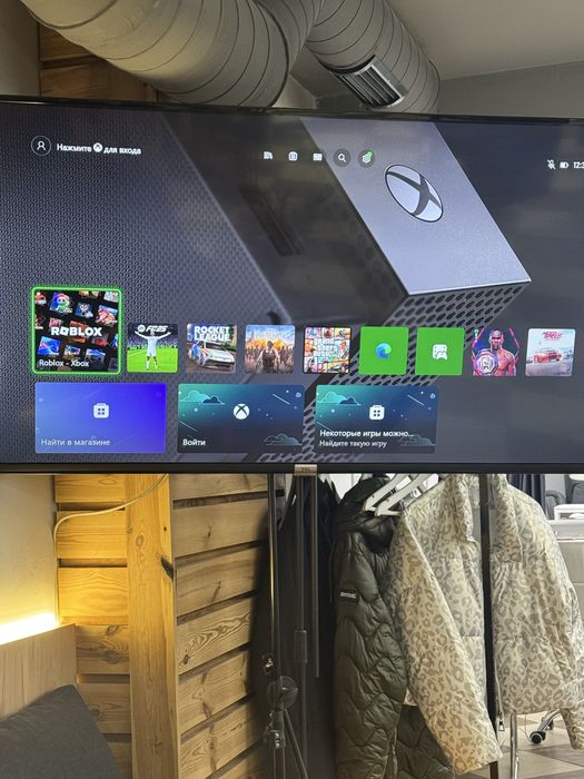 Xbox one x 1tb.