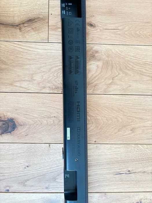 Soundbar JBL 5.1 Soundbar z bezprzewodowym subwooferem.