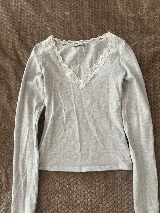Сірий лонгслів Bershka з кружевом. Лонгслів Intimissimi. XS